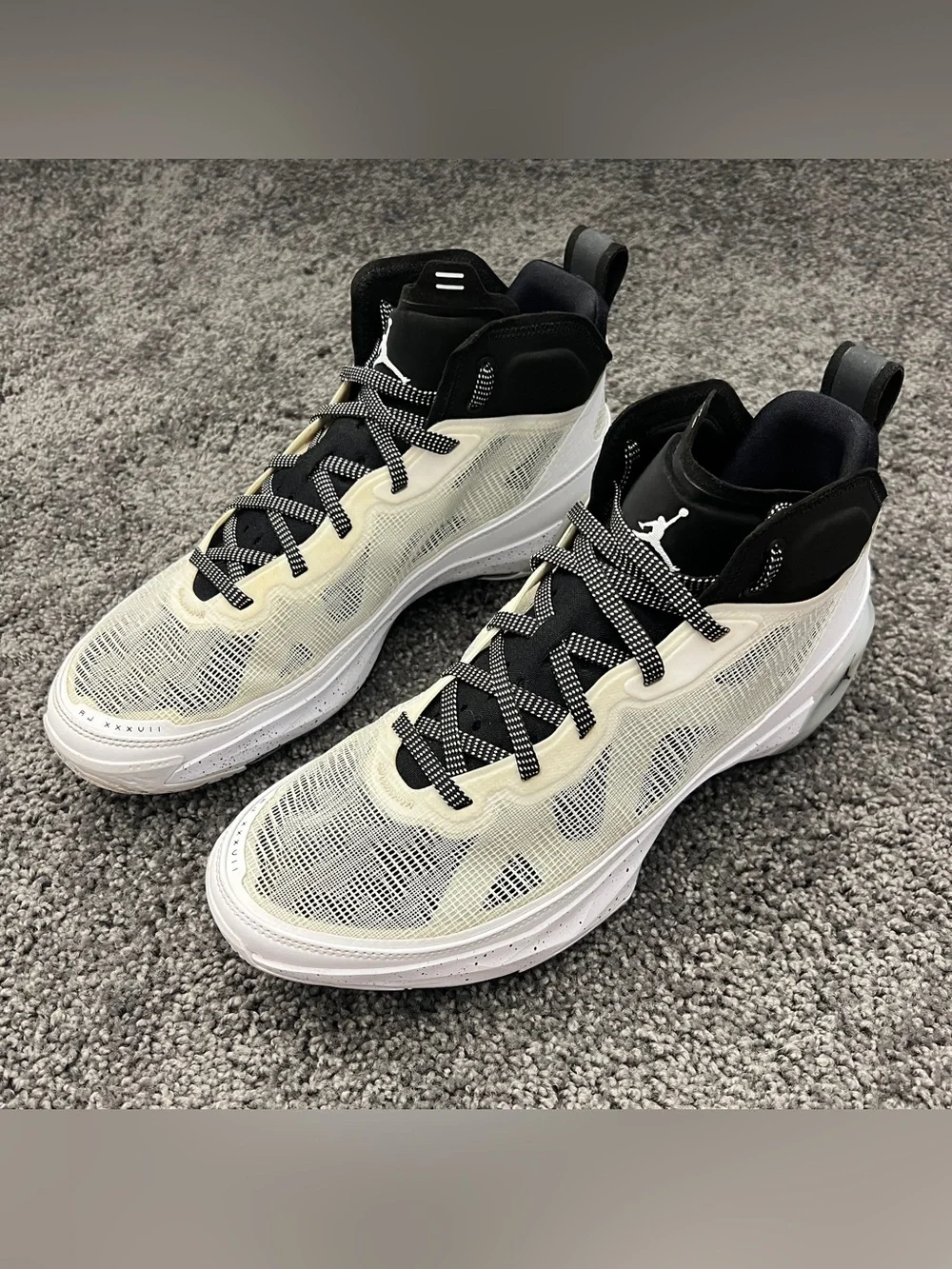 Jordan 37 Shoes Men’s Size 11 Oreo White Black DD6958-108 Jumpman Nike Mid-Top